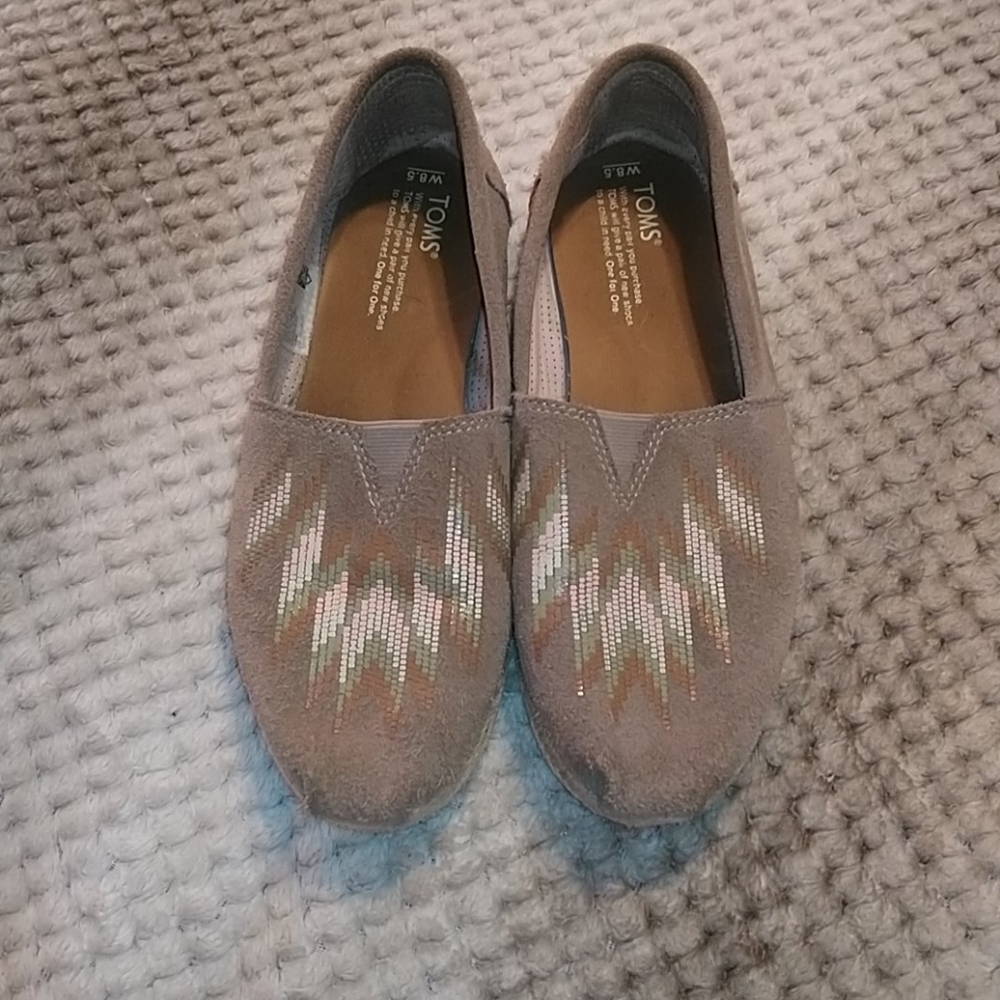 Tom's loafers